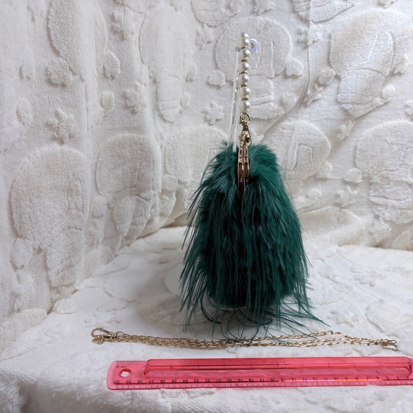 Green Faux Fur Handbag with Pearl Strap - Picture 3 of 8
